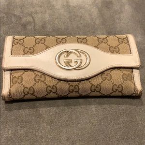 Aurhentic Gucci Wallet